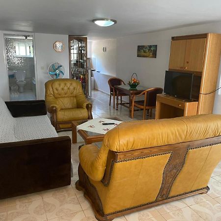 Apartamente Gleni Sarandë Esterno foto