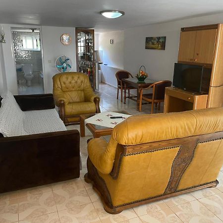 Apartamente Gleni Sarandë Esterno foto
