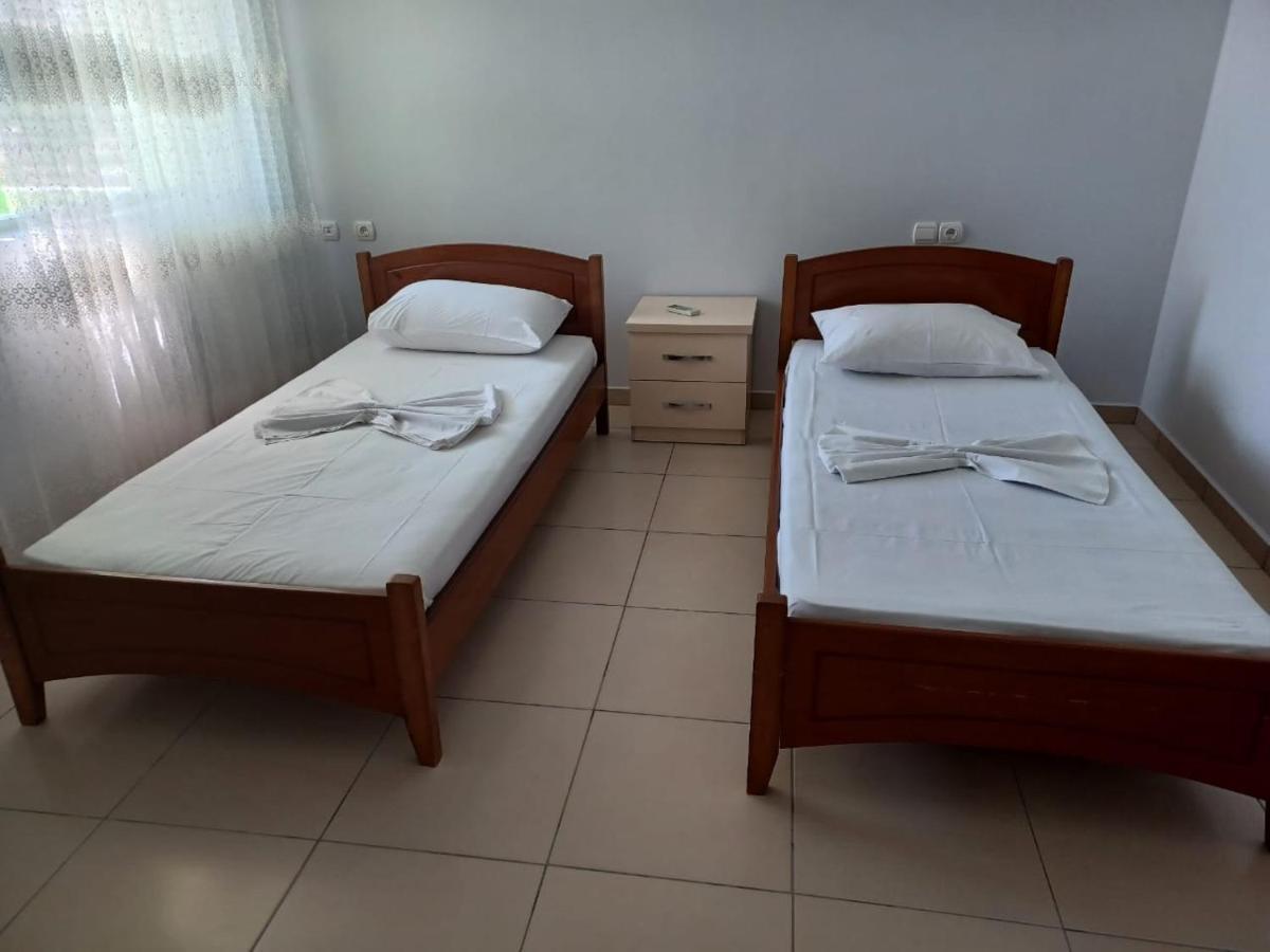 Apartamente Gleni Sarandë Esterno foto