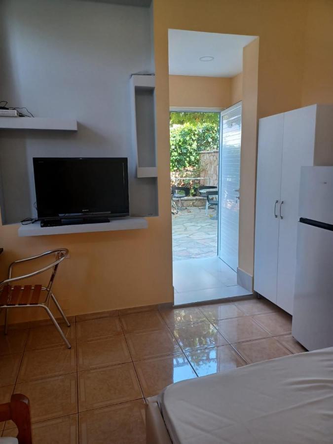 Apartamente Gleni Sarandë Esterno foto