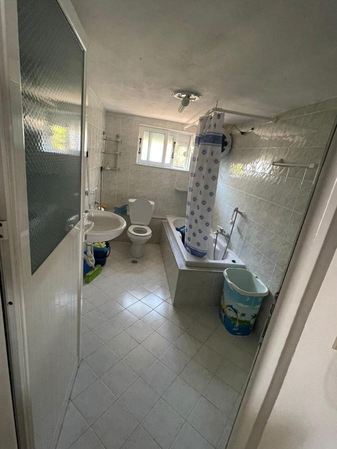 Apartamente Gleni Sarandë Esterno foto