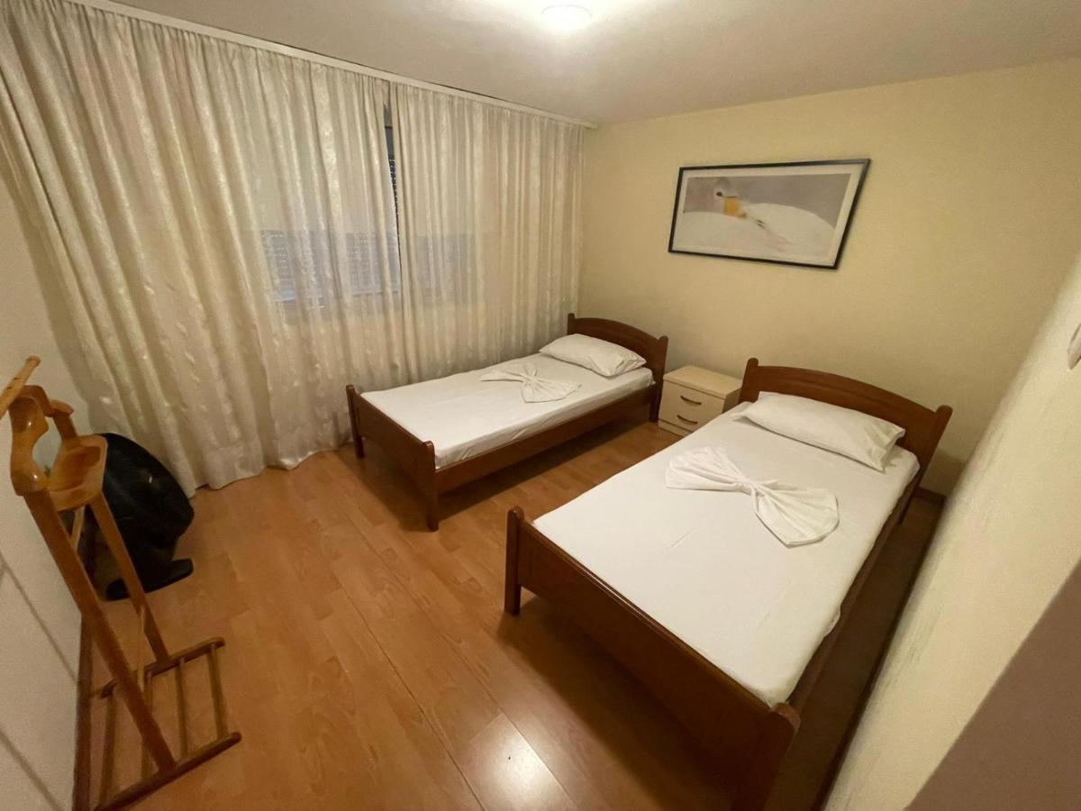 Apartamente Gleni Sarandë Esterno foto