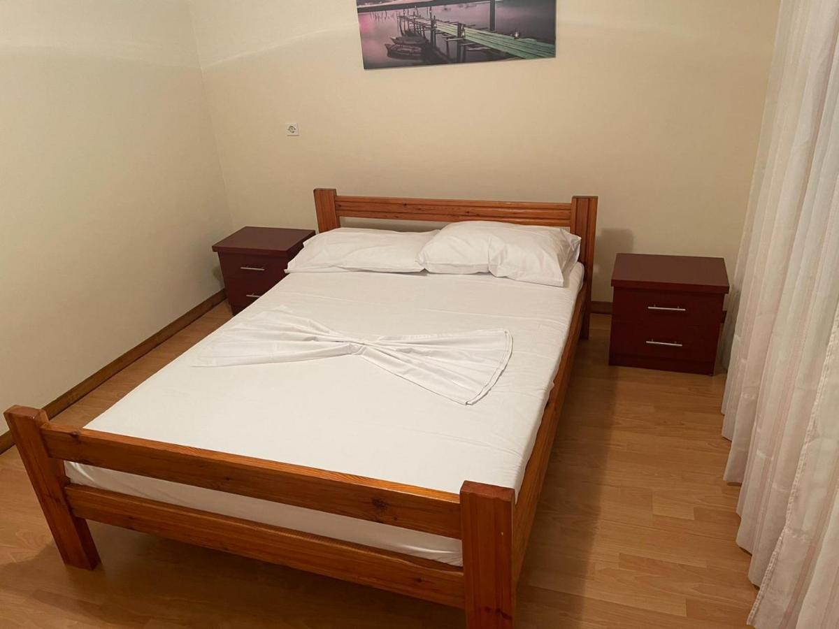 Apartamente Gleni Sarandë Esterno foto